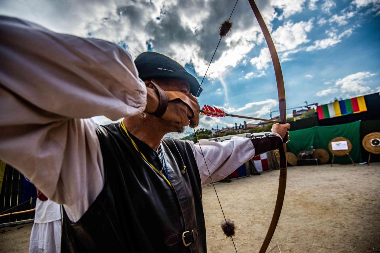 Les Apparts Du Vignal De Cheyrac Polignac (Haute-Loire) Exterior foto